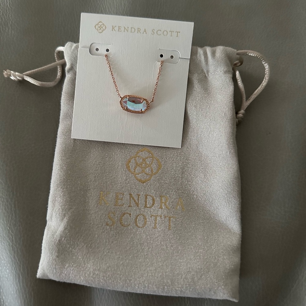 KENDRA SCOTT | elisa pendant necklace!